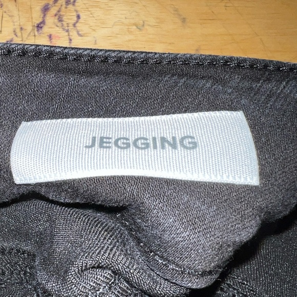 Torrid Black Denim Jegging Jeans. - Picture 4 of 4